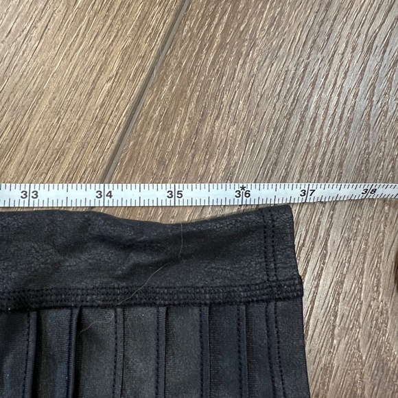 Alo Yoga High-Waist Moto Leggings Black Size Small Textured Athletic Athleisure - Picture 8 of 14